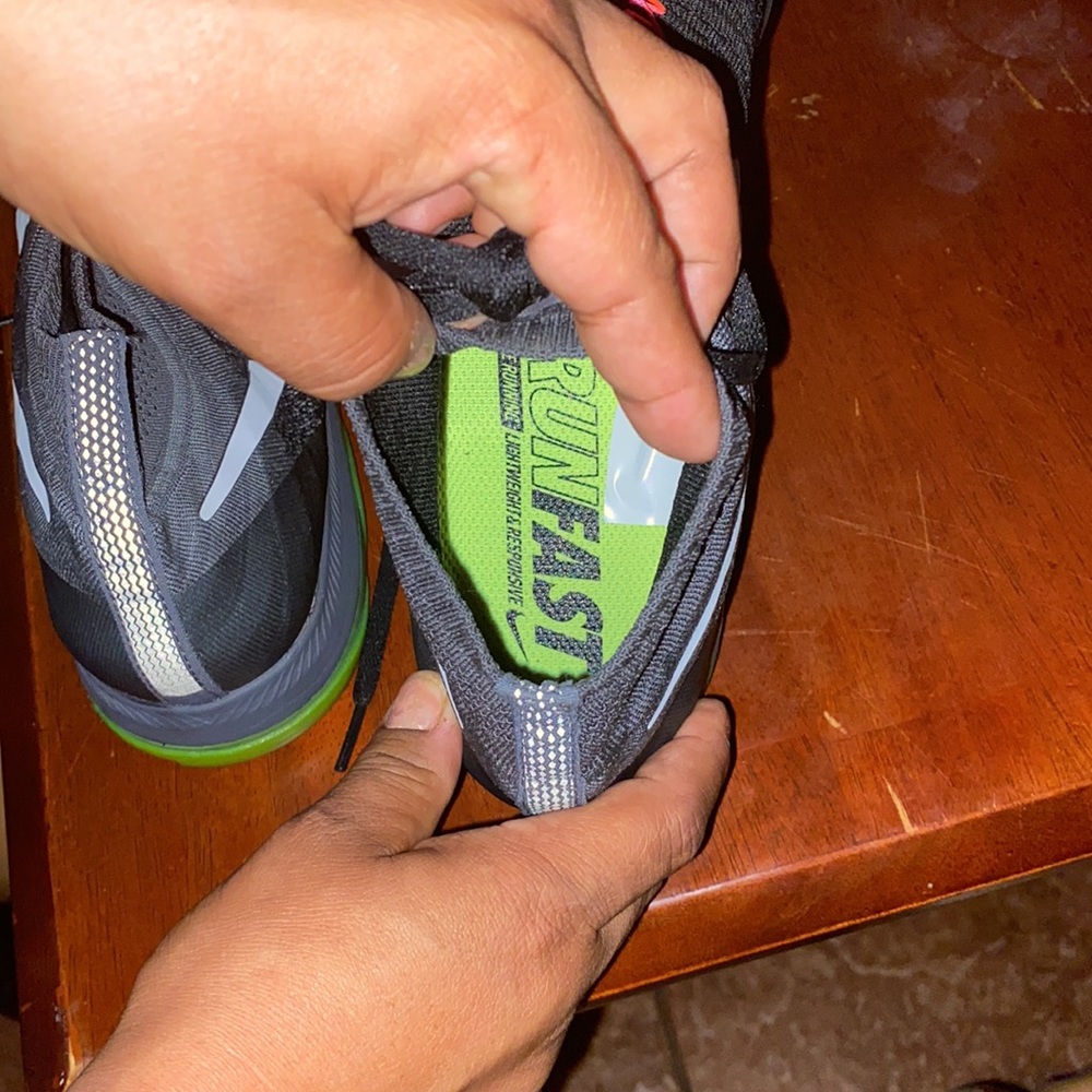 Nike Shoes run fast - Picture 5 of 6